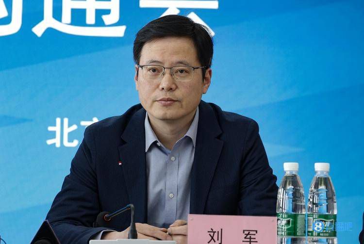 秘书下面又紧又湿